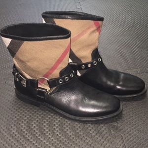 Burberry boots